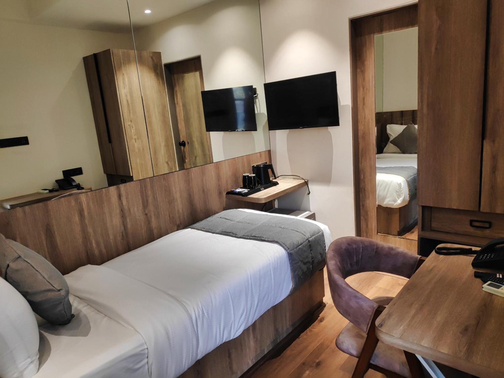 Maxxvalue Hotel Midc - Andheri Βομβάη Εξωτερικό φωτογραφία